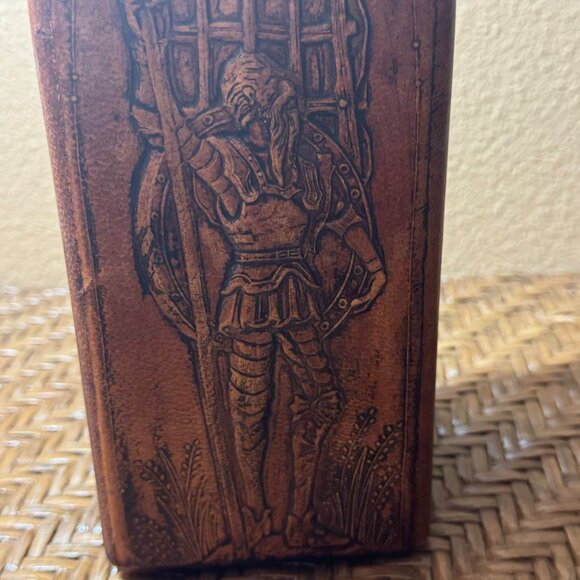 Vintage Embossed Leather Wrapped Decanter With Cork Stopper & WHISKY Tag - Picture 10 of 15